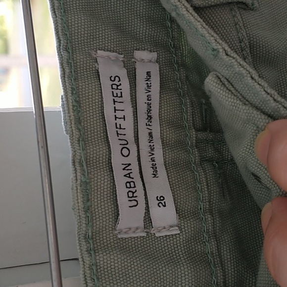Urban Outfitters Sage Green Utility Crop Pants Size 26 Pockets - Picture 3 of 7
